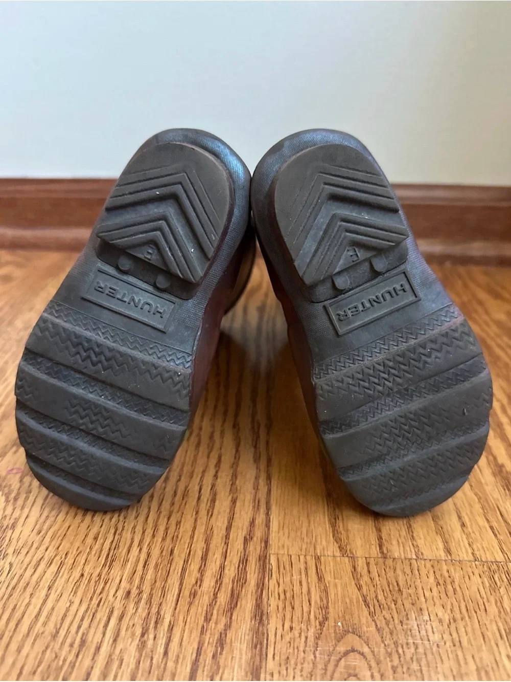 Hunter Rain Boots Girls Size 8-9 Iridescent